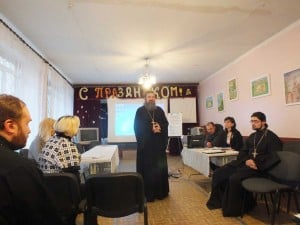 Об-участии-Церкви-в-воспитании-подрастающего-поколения-поговорили-в-Мариуполе-9